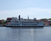 HENRIETTA III - Exterior